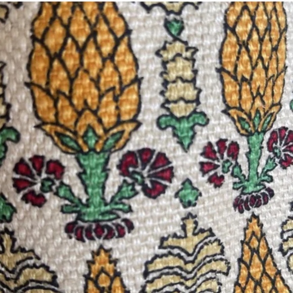 Meet your Posher, Mikaela - Picture 1 of 1